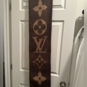 LV Winter Scarf